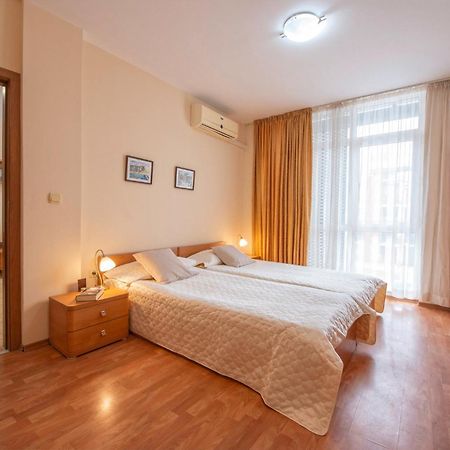 Elit 4 Apartments Сонячний Берег Екстер'єр фото